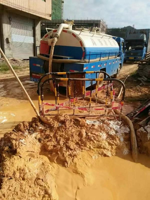 张湾工地淤泥清淤