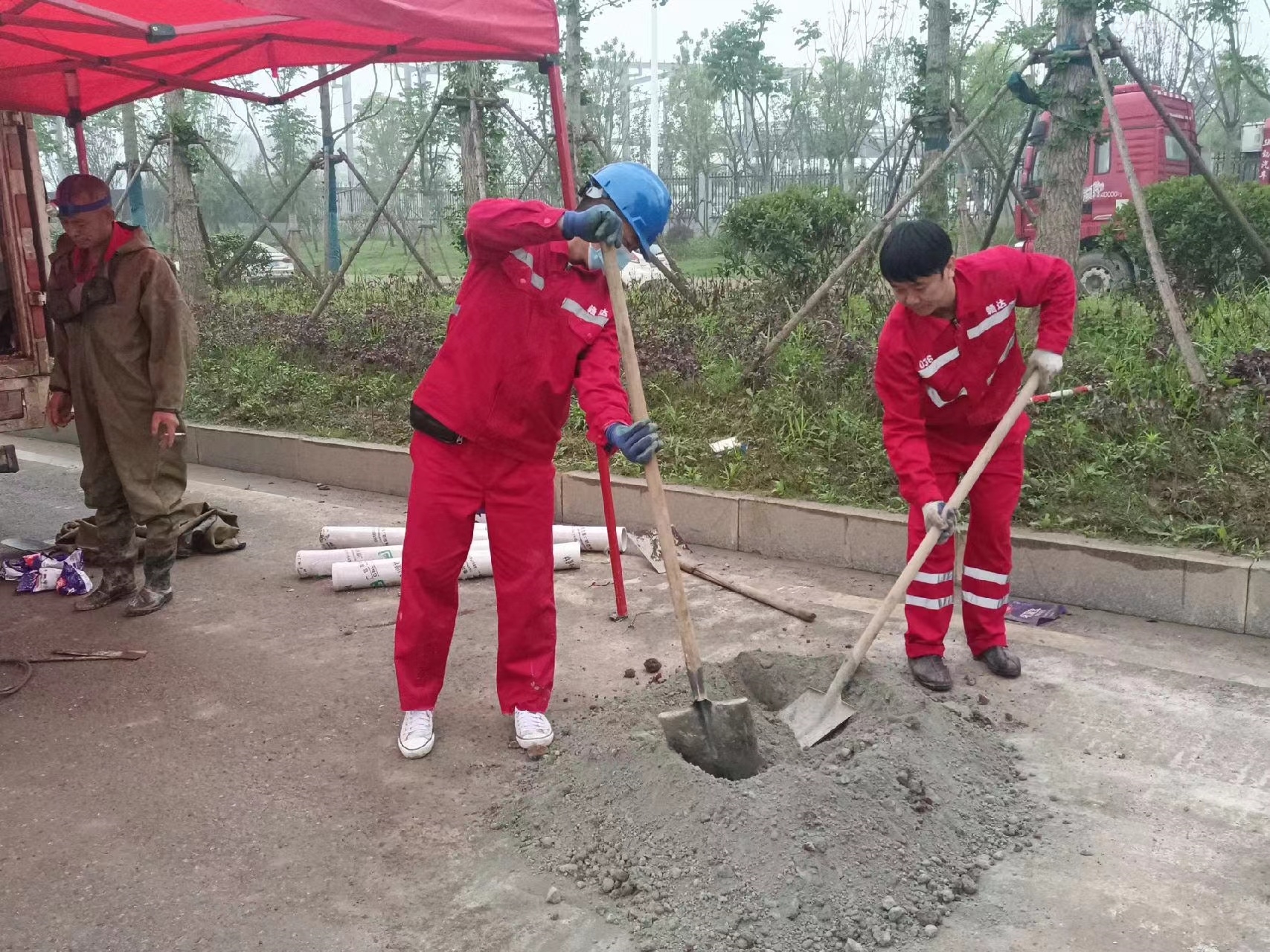 张湾管道疏通哪家好】及时进行市政管道清淤