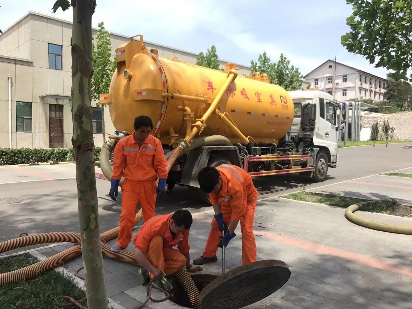张湾化粪池清理与5-8吨吸粪车施工效率分析